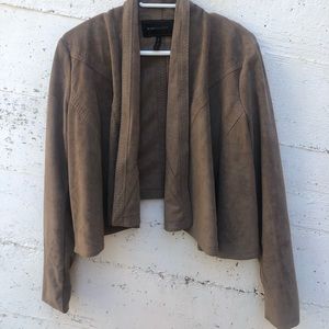 Cropped jacket with drape front.